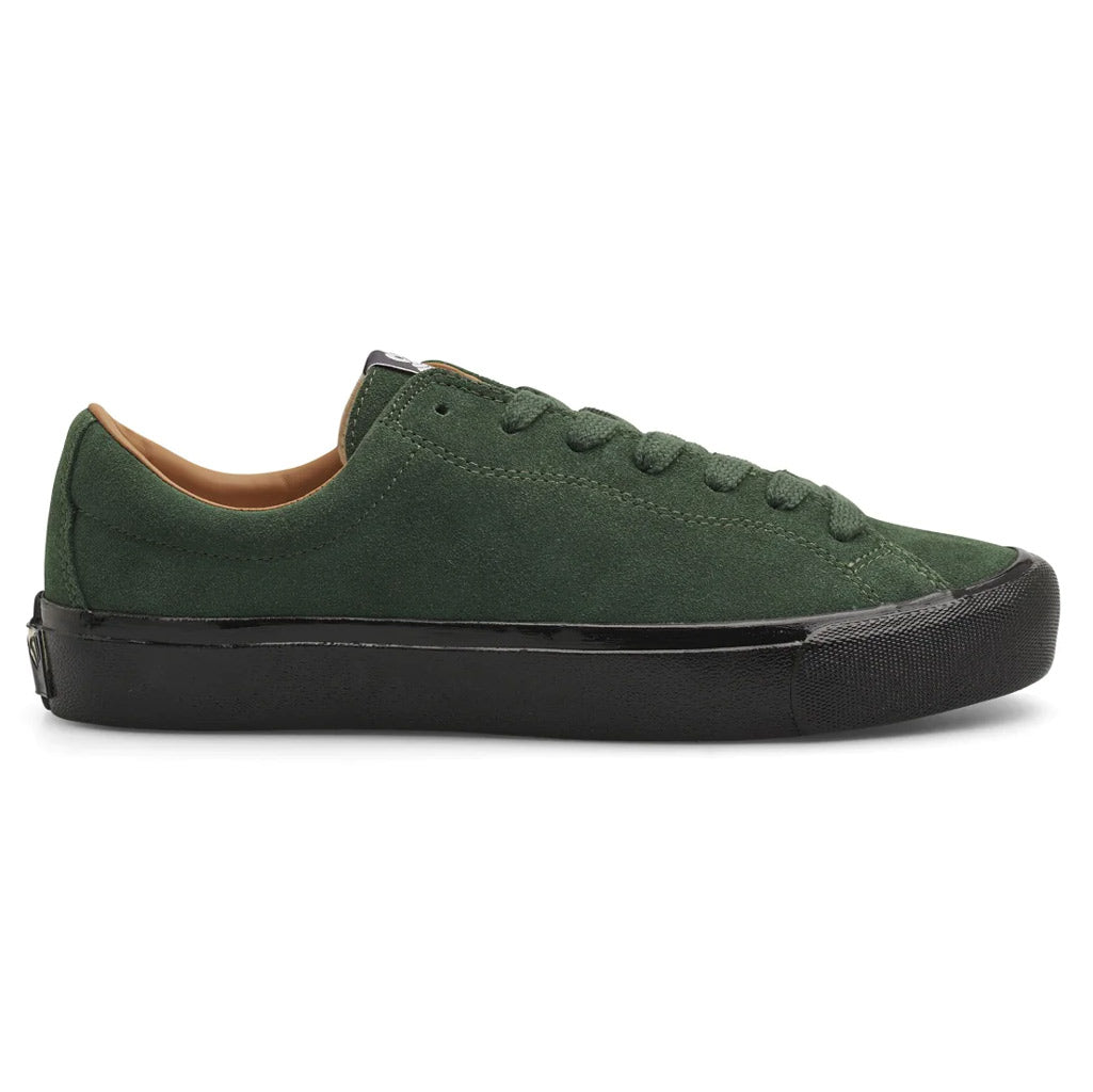 Last Resort AB VM003 Suede Low - Dark Green/Black. The VM003-Lo Dark Green/White has a slightly tighter top line measurement (where you stick your foot in). Suede Upper. Canvas Lining. PU Collar. "Cloudy Cush" insole. Rubber Sole & Foxing. Cotton Laces. Shop Last Resort with Pavement online. Free, fast NZ shipping.