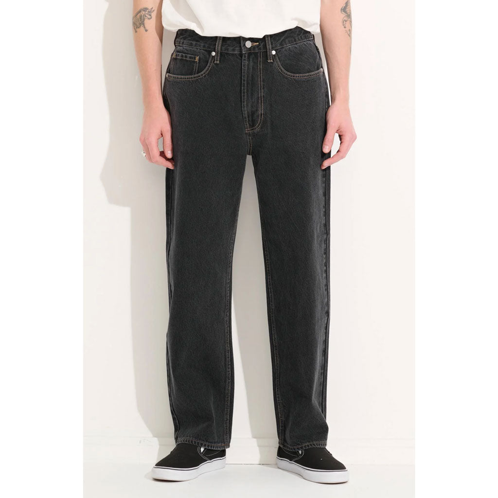 MISFIT MEN'S MAKERS RELAXED JEAN - PEPPER