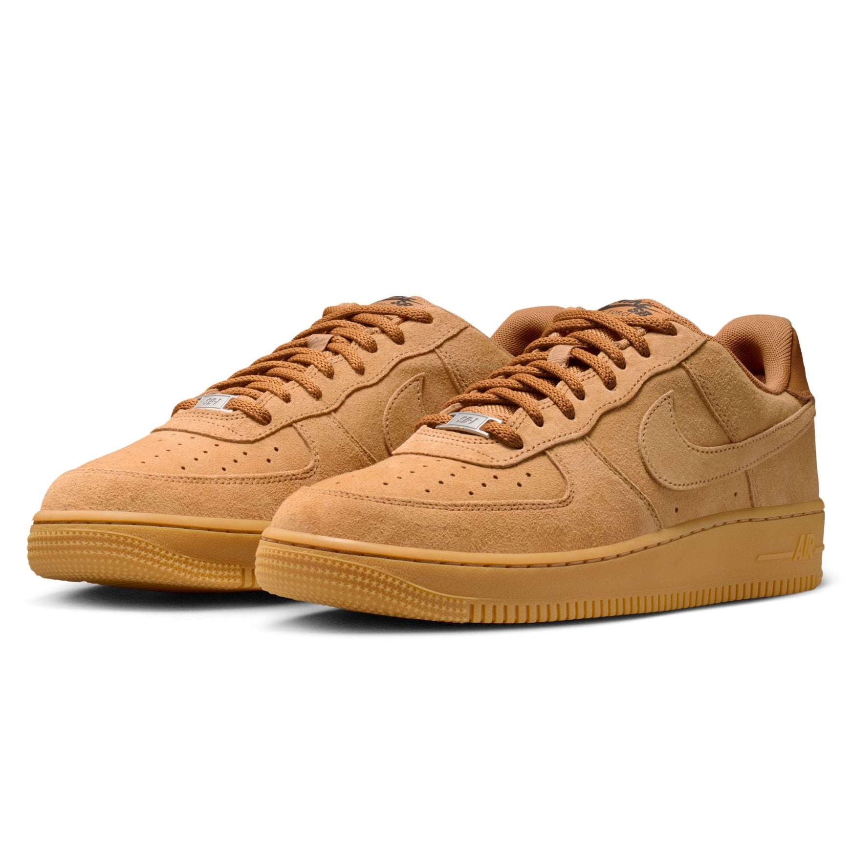 Shop the Nike SB Air Force 1 "Flax" Shoes in Flax/Flax-Black-Gum Light Brown - HM8517-200 online with Pavement Skate Store. Free Aotearoa delivery!