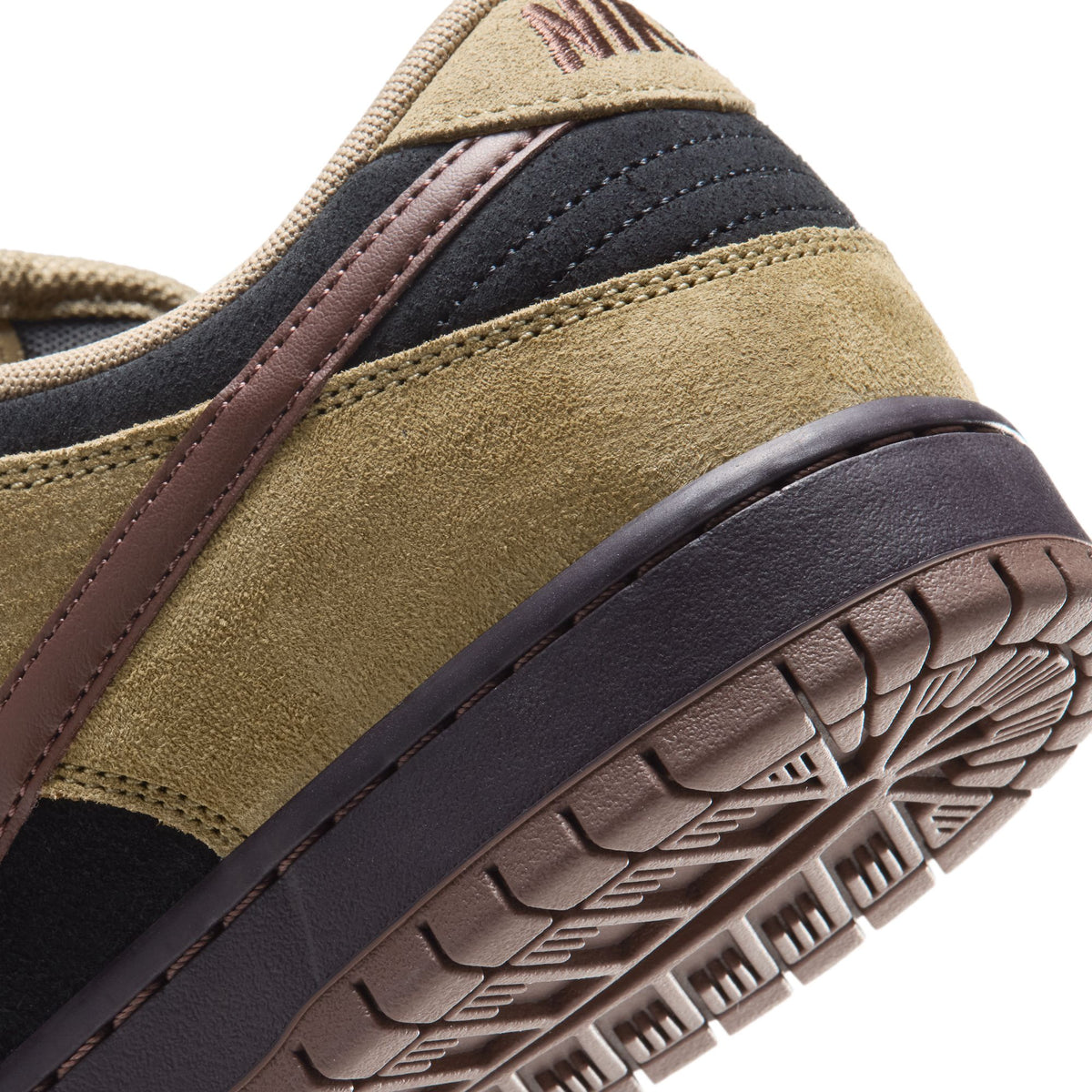 NIKE SB DUNK LOW PRO - FILBERT/LT CHOCOLATE-BLACK-BURGUNDY ASH
