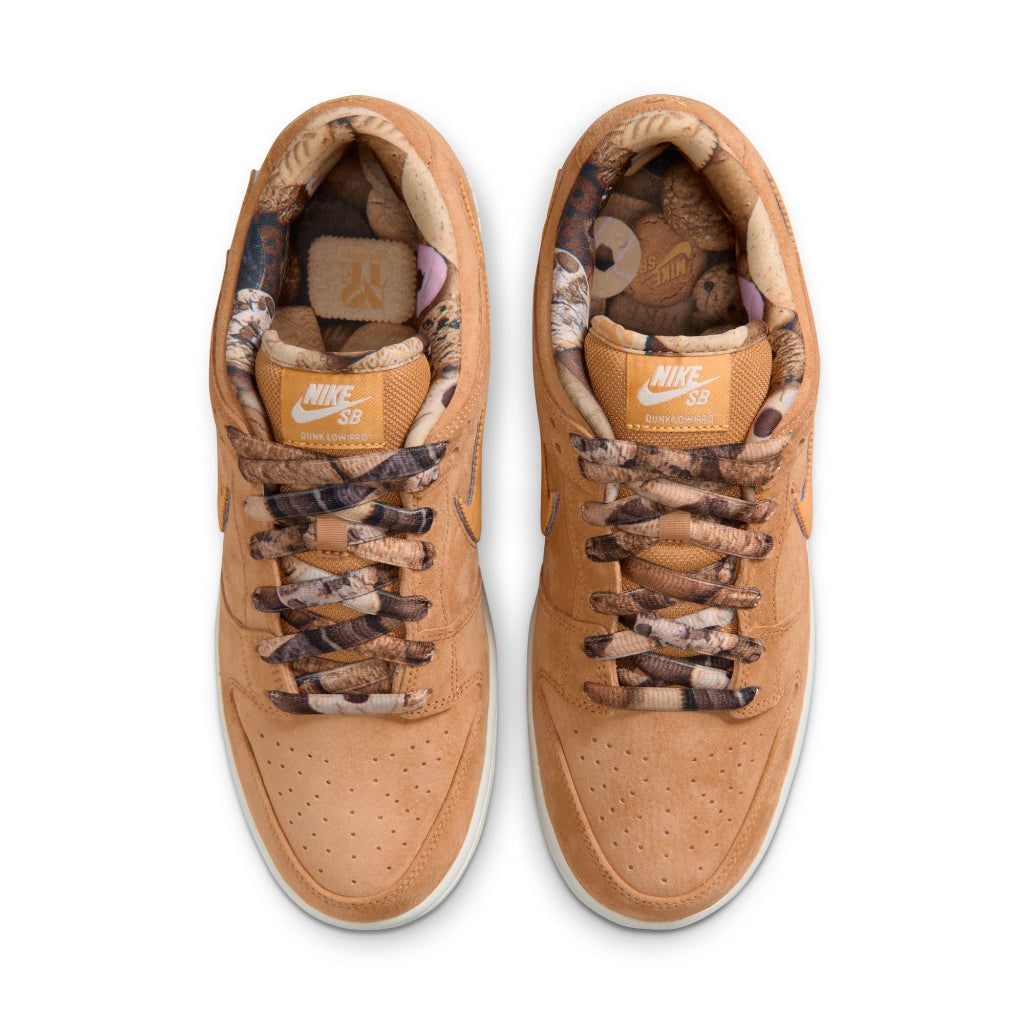 Nike SB X Note Manchester Dunk Low Pro QS in Flax/Honeycomb-Summit White-SaiI.  | Free shipping across Aotearoa when you buy online with Pavement Skate Store.
