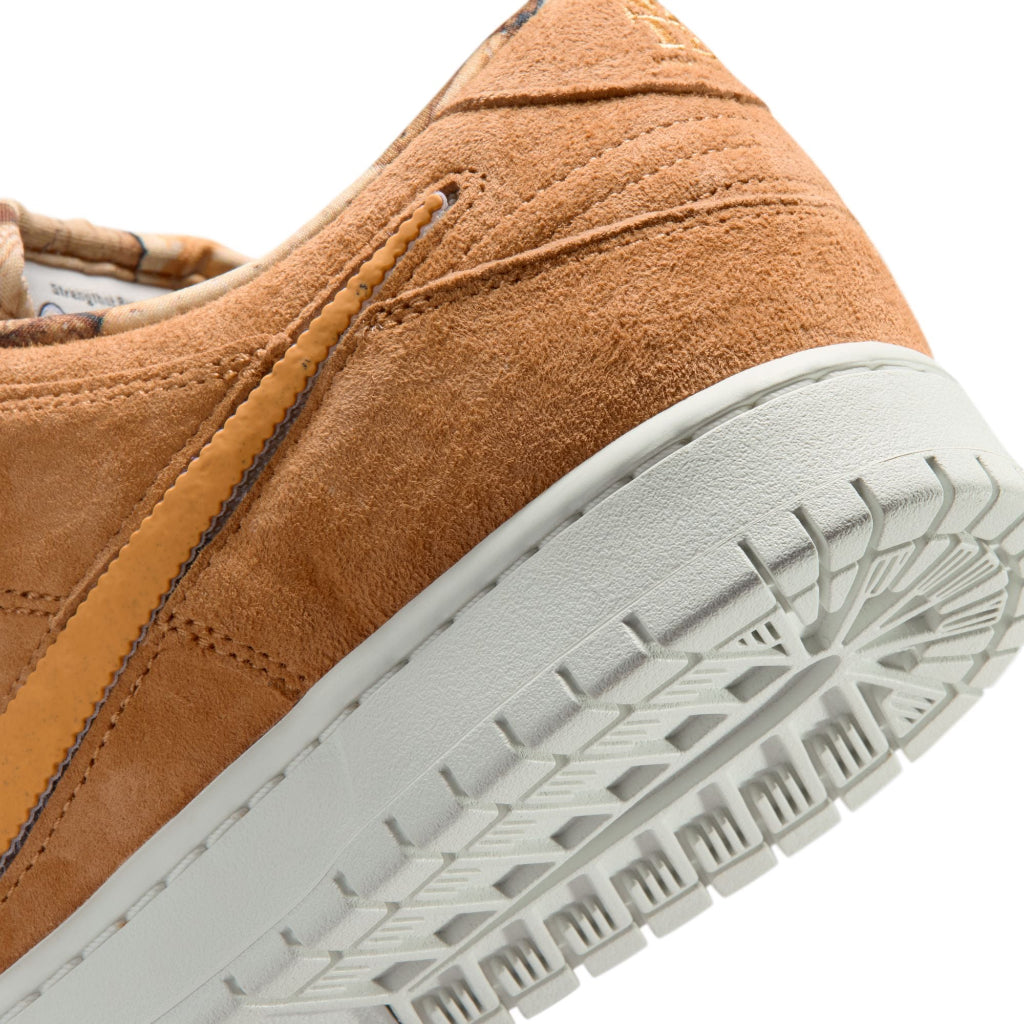 Nike SB X Note Manchester Dunk Low Pro QS in Flax/Honeycomb-Summit White-SaiI.  | Free shipping across Aotearoa when you buy online with Pavement Skate Store.