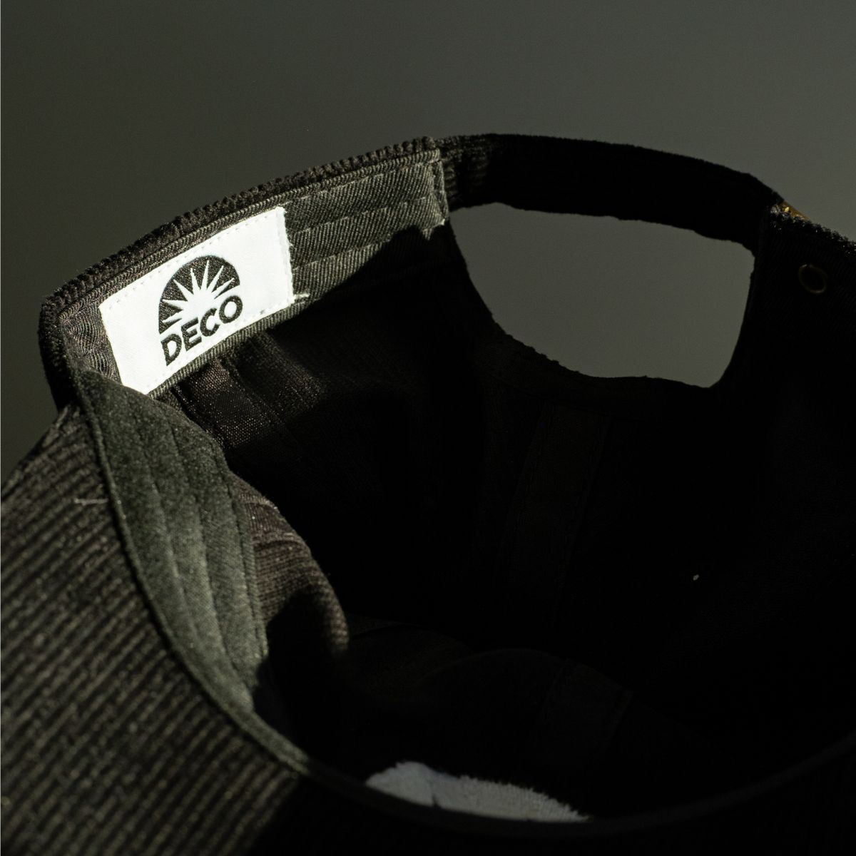 DECO SUNBURST EMBROIDERED  6 PANEL CAP - BLACK