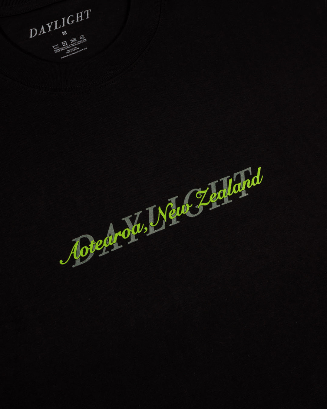 DAYLIGHT AOTEAROA TEE - BLACK/STONE/MOSS