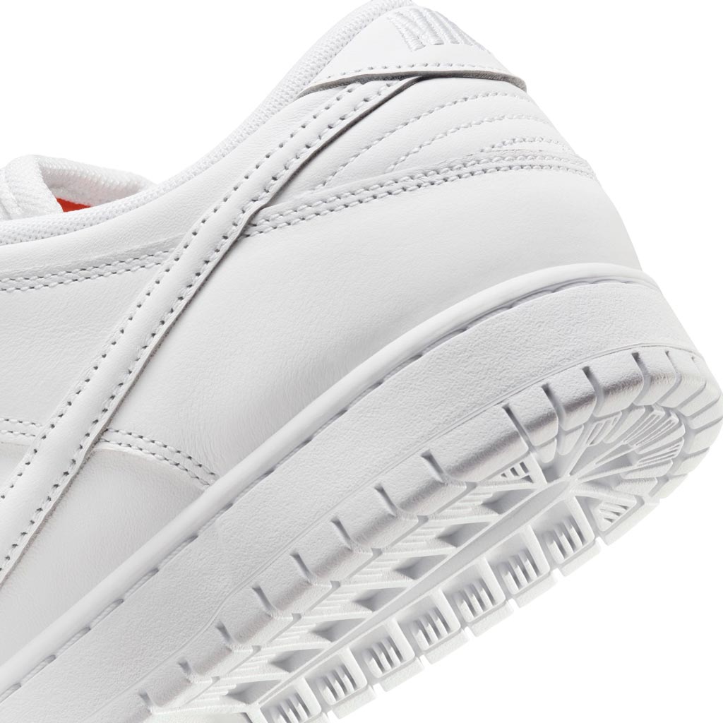 NIKE SB DUNK LOW PRO - WHITE/WHITE-WHITE-WHITE