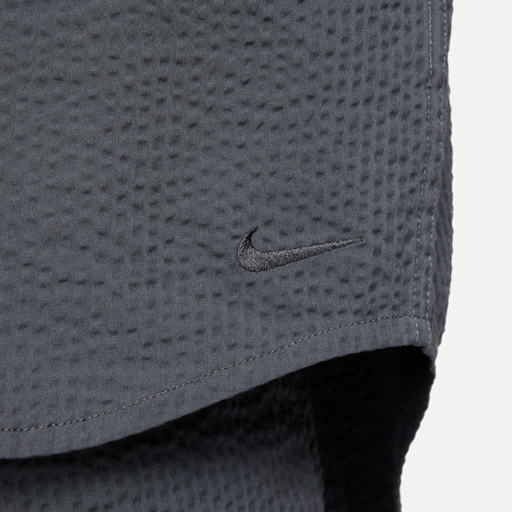 NIKE LIFE S/S SEERSUCKER BUTTON DOWN SHIRT - ANTHRACITE/ANTHRACITE