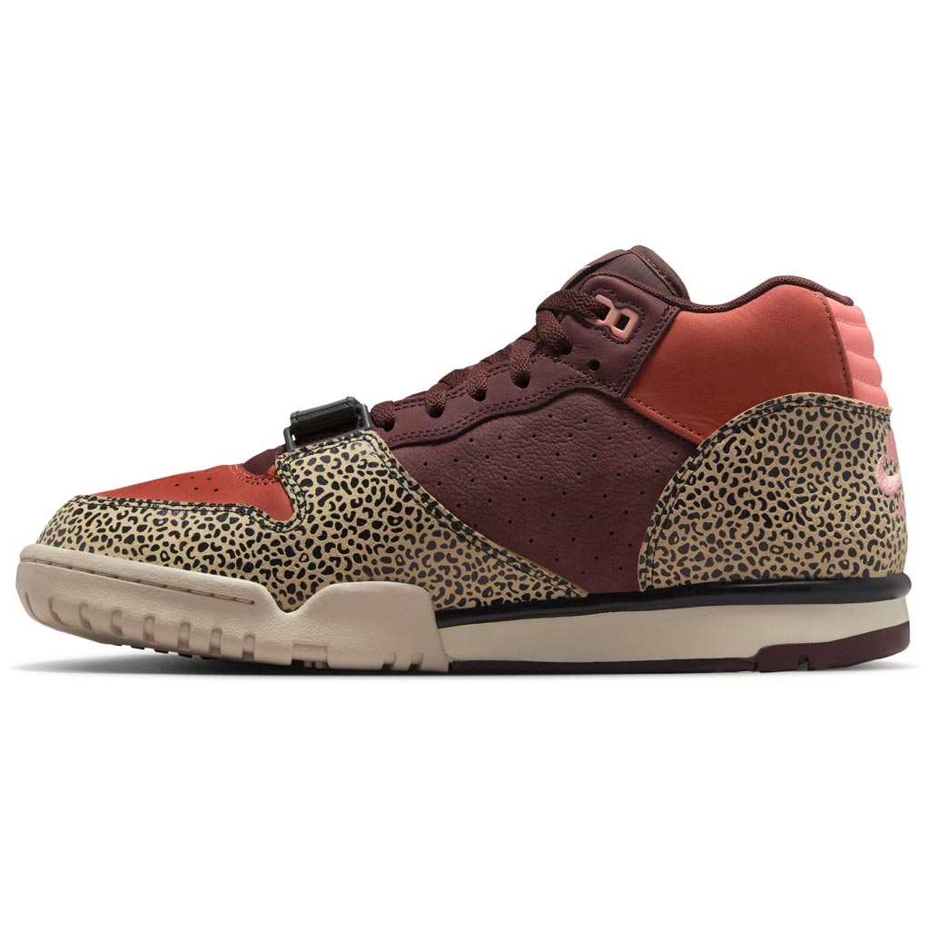 Shop the Nike SB Air Trainer 1 QS in Limestone/Pink Quartz-Earth-Dusty Peach. Free Aotearoa shipping when you order online with Pavement Skate Store!