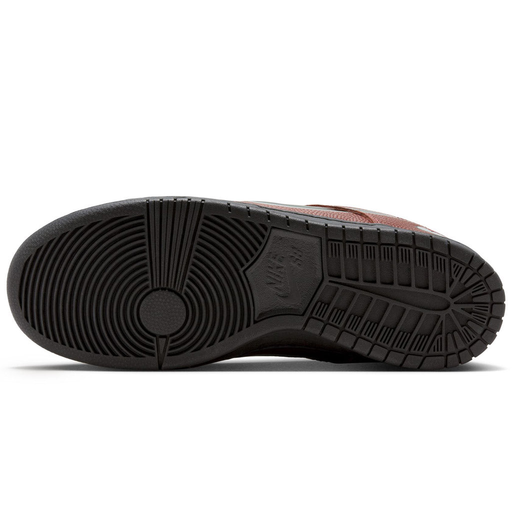 Nike SB Dunk Low Pro Limosine Quickstrike - HJ4131-200 | Free Aotearoa shipping when you order online with Pavement Skate Store!