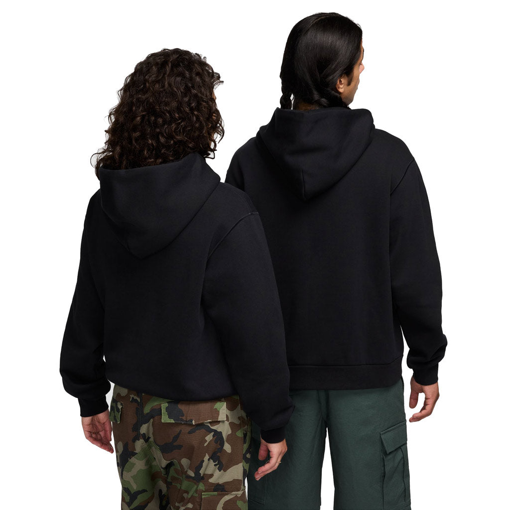 Nike SB Essential Logo Pullover Hoodie Black/White FV7351-010 | Free Aotearoa NZ shipping over $100* when you shop Nike SB online with Pavement Skate Store!