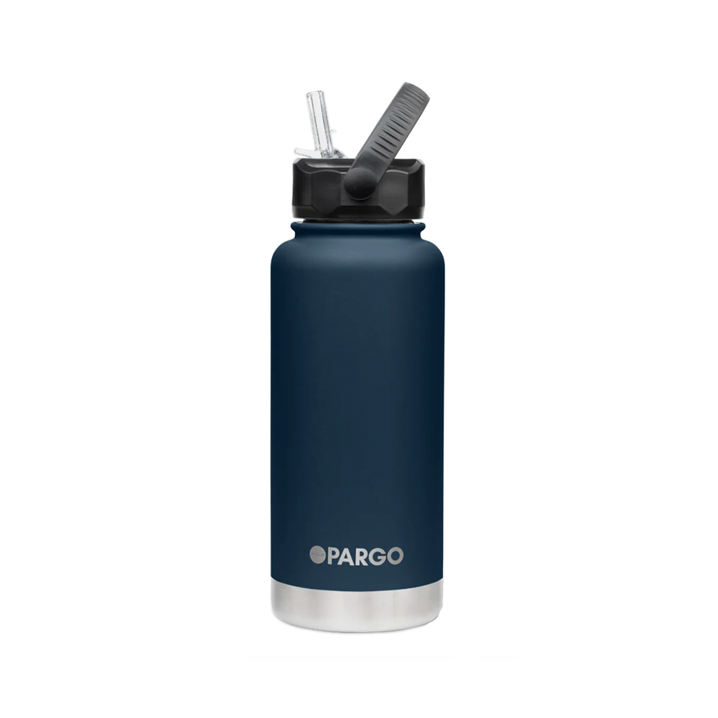 Project Pargo 950ML Insulated Sports Bottle - Deep Sea Navy. Double wall insulated Keeps drinks seriously Hot or Cold for hours - Keeps drinks cold for 24 hours. Free NZ shipping when you spend over $150 on your Project Pargo order. Dunedin's locally owned and operated skate store, Pavement. 