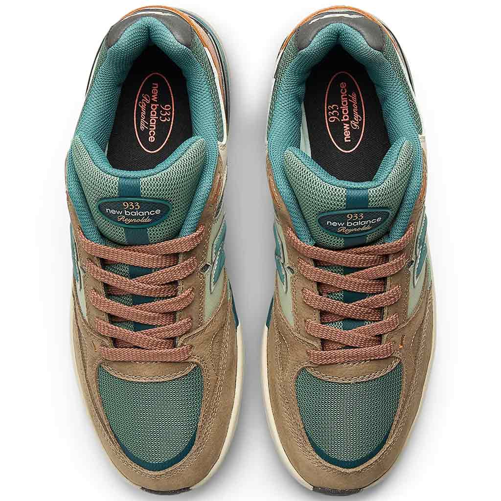 NB Numeric Andrew Reynolds 933 - Mushroom/New Spruce - NM933NAP | Free Aotearoa shipping when you buy New Balance Numeric online with Pavement Skate Store.