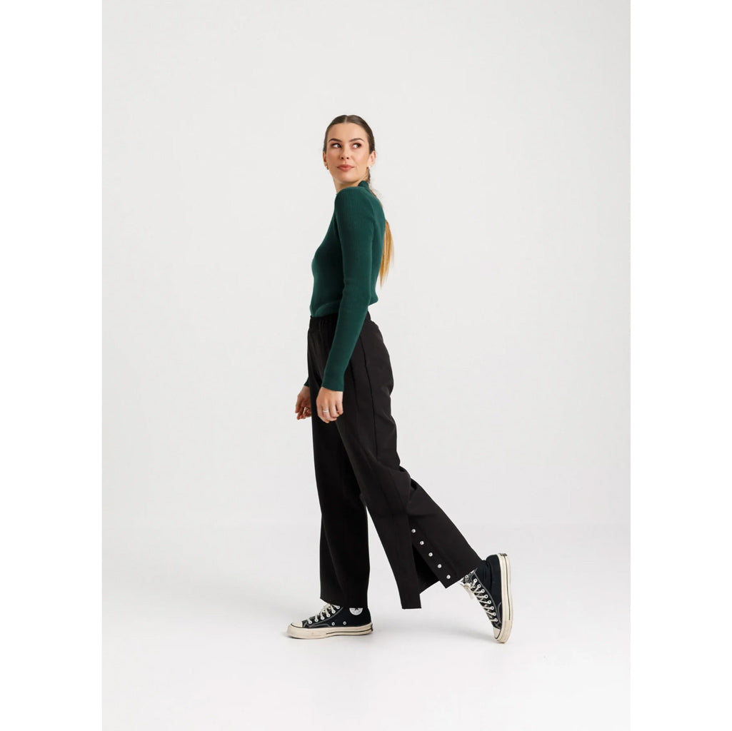 Buy Thing Thing Snappie Pant in Black online with Pavement. Free NZ shipping over $150 - Same day Dunedin delivery - Easy returns. New season women's clothing from Thing Thing online with Pavement Dunedin.