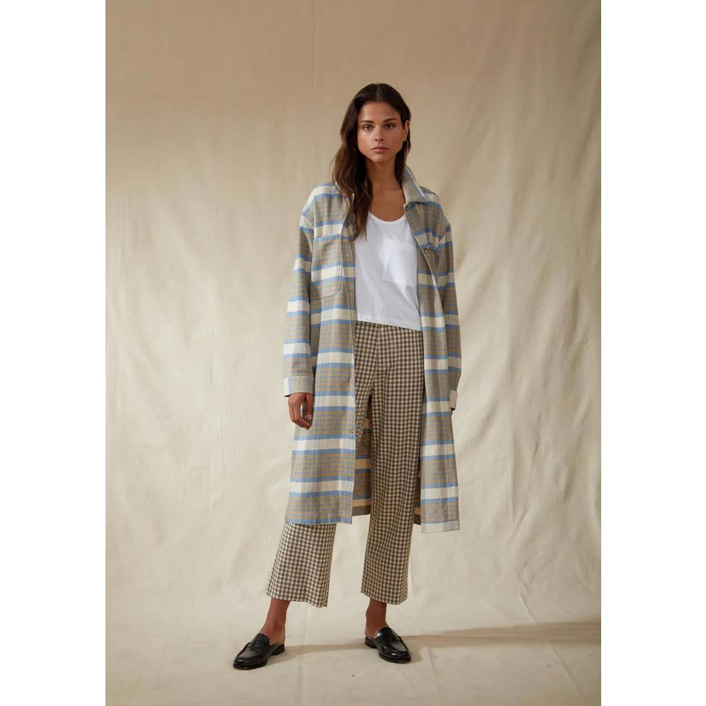 Brixton Ashby Duster - Whitecap. The Ashby Duster is a long button-up designed to be worn whenever you need a lightweight layer. 100% cotton Patch pockets at chest On-seam pockets at sides. Rear hem vent 42” from high point of shoulder to hem. Relaxed fit. Complimentary NZ delivery. Pavement 