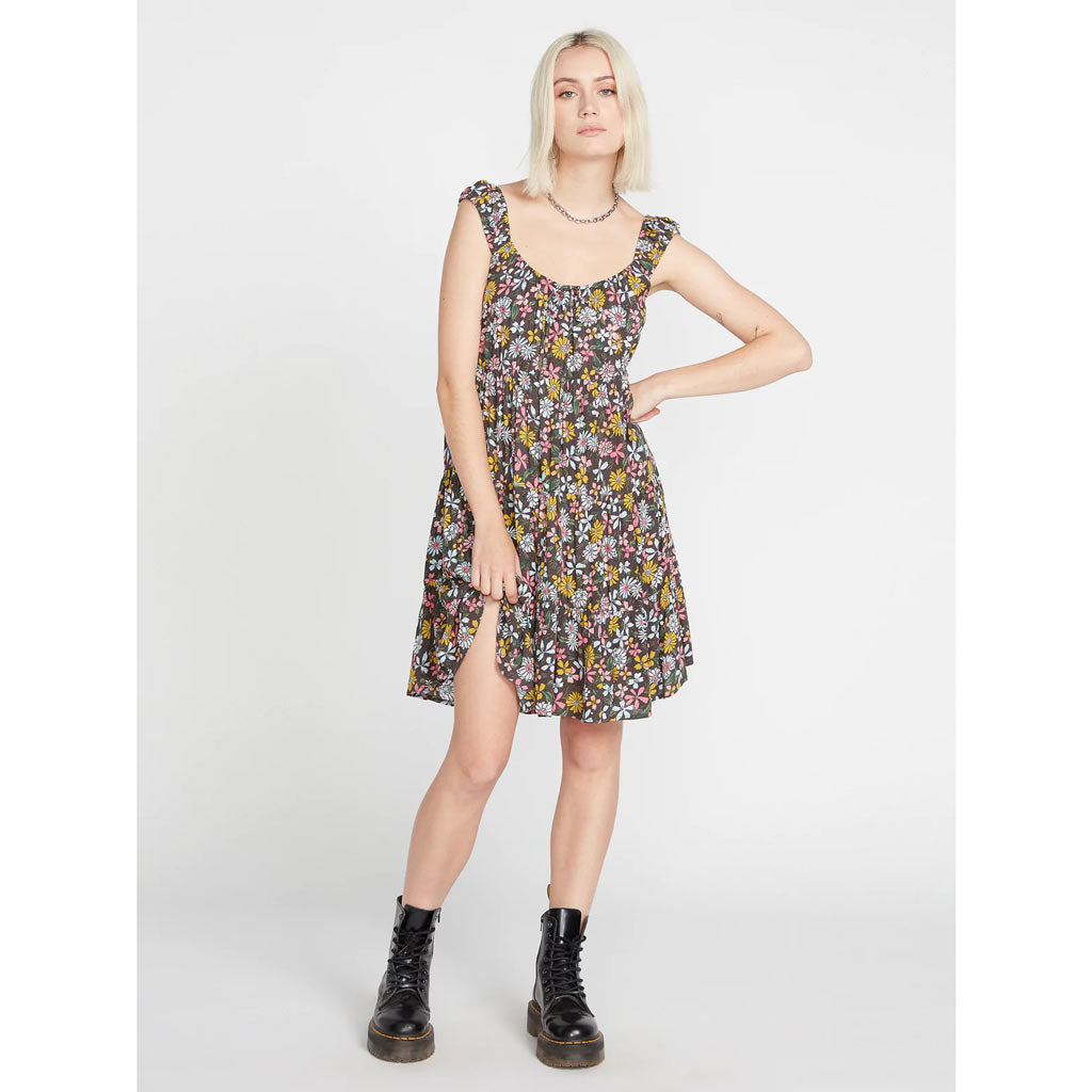 Volcom Happy Dazee Mini Dress - Espresso. Loose fit, HPS 34", 100% Viscose Crinkle Gauze printed babydoll dress with tiered body and short puff sleeves. Shop dresses from Volcom, Thing Thing, Misfit, Afends and Pavement. Free N.Z shipping on orders over $100. Pavement skate shop, Dunedin.